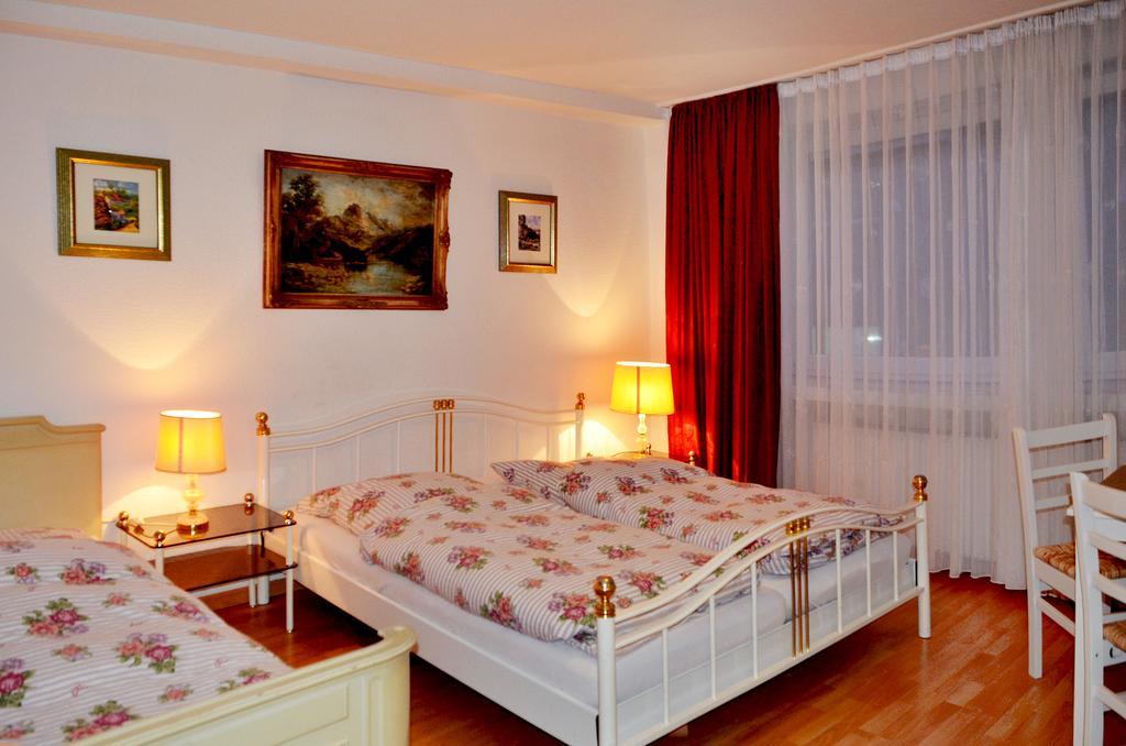 Hotel Ziegenhagen Koln Ruang foto